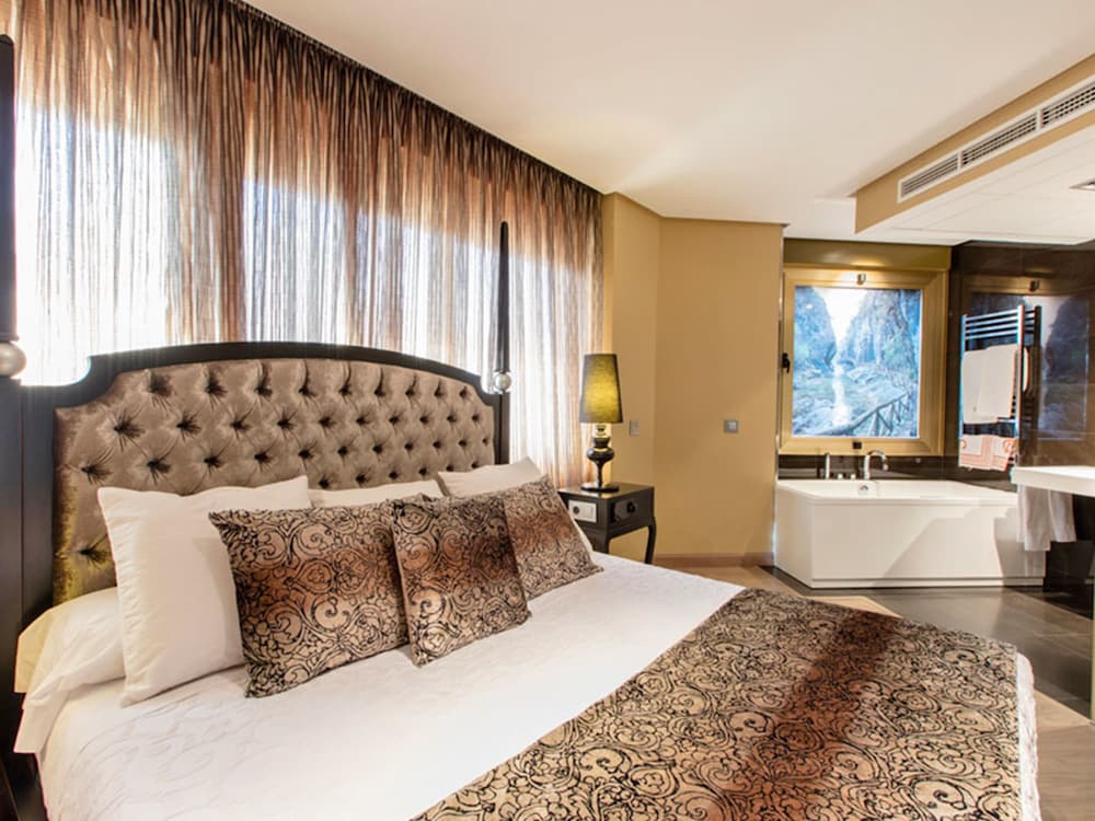 Hotel Condestable Iranzo 37/89