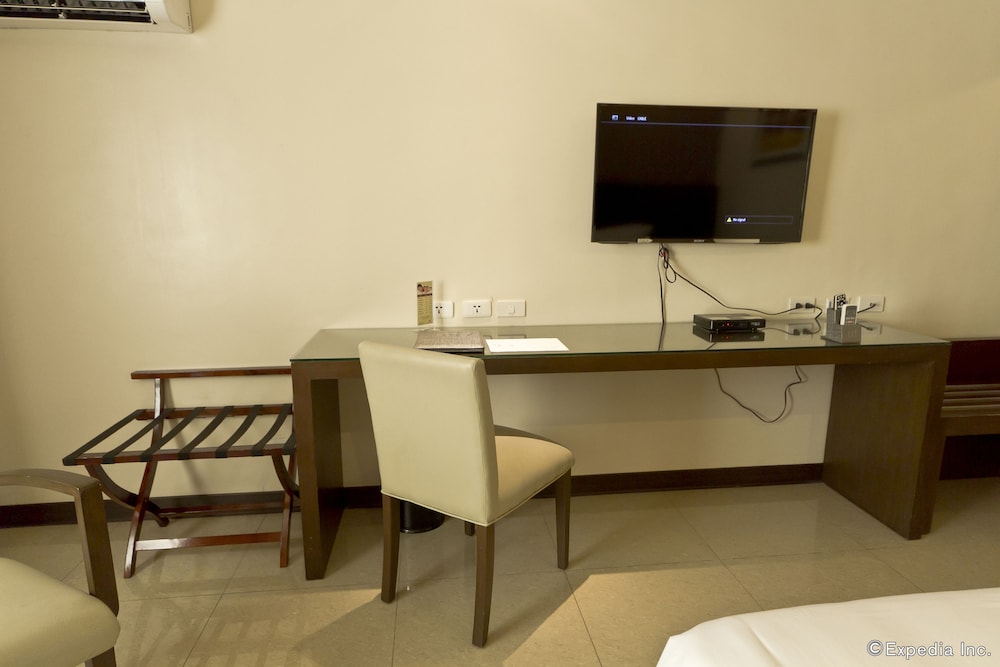 Mandarin Plaza Hotel 47/53
