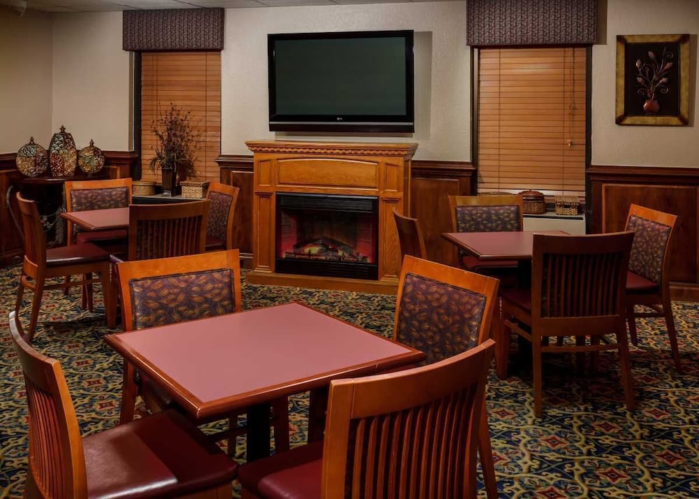 Red Roof Inn & Suites Newport News 45/48