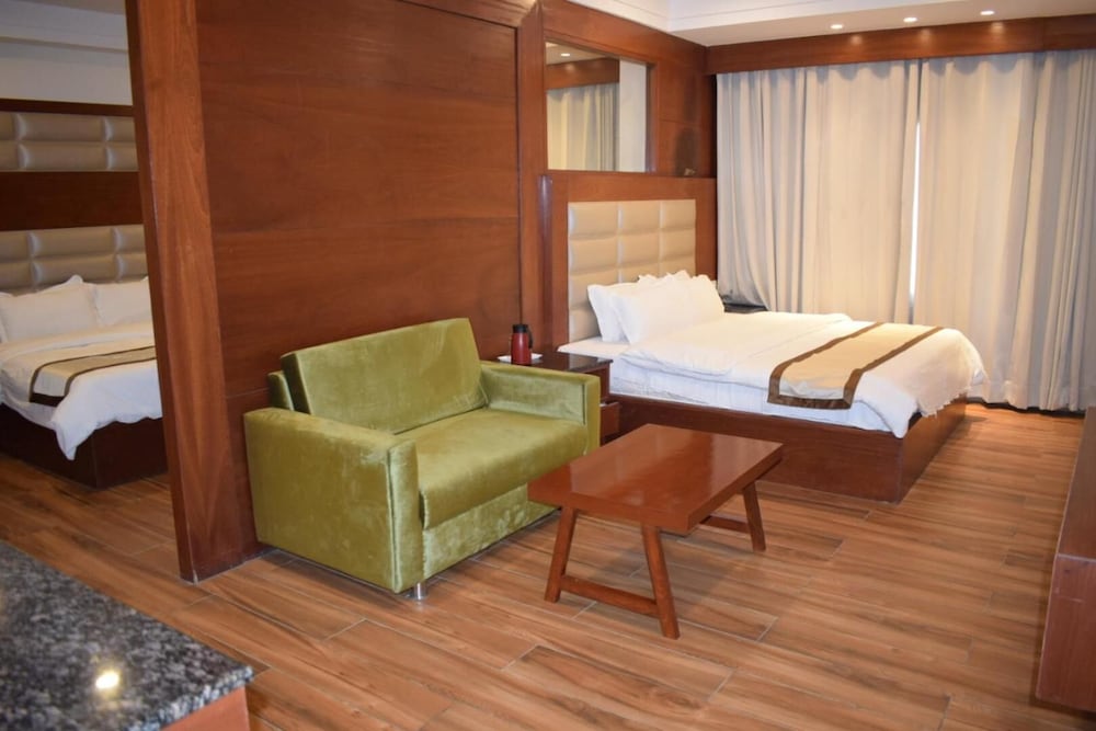 Hotel Ambica 18/40