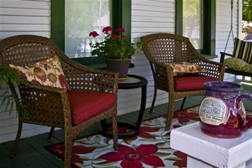 White Oak Manor Bed Breakfast 29/44