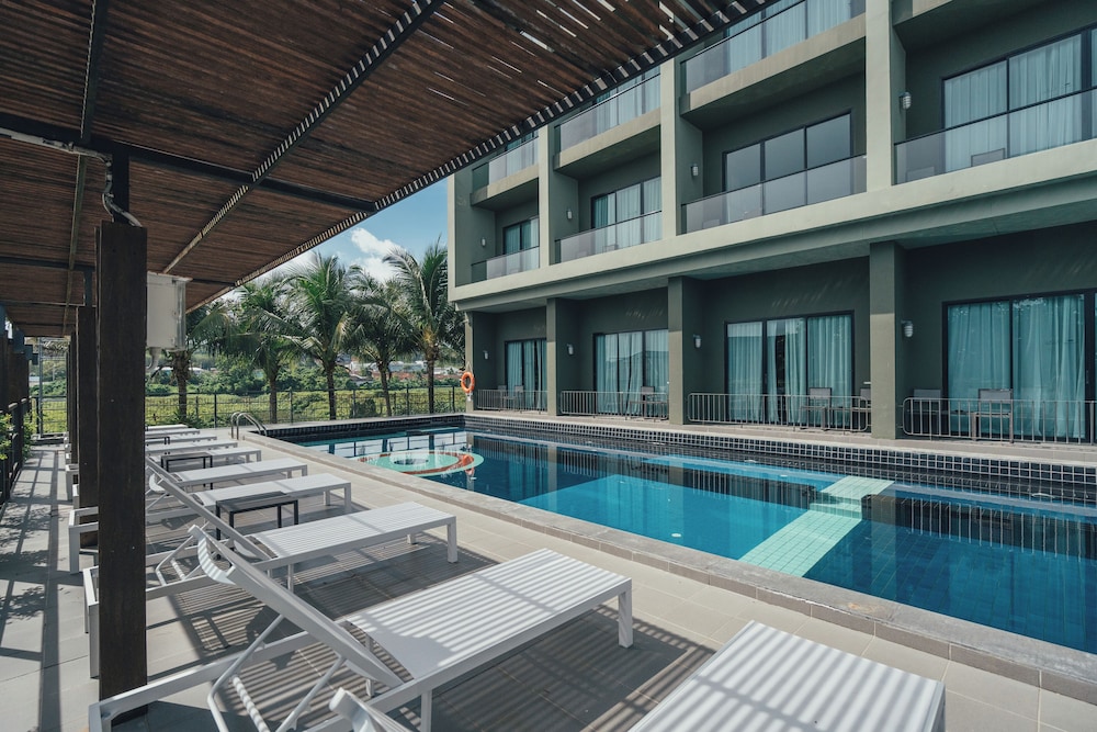 Sugar Marina Hotel AVIATOR Phuket Airport 29/60