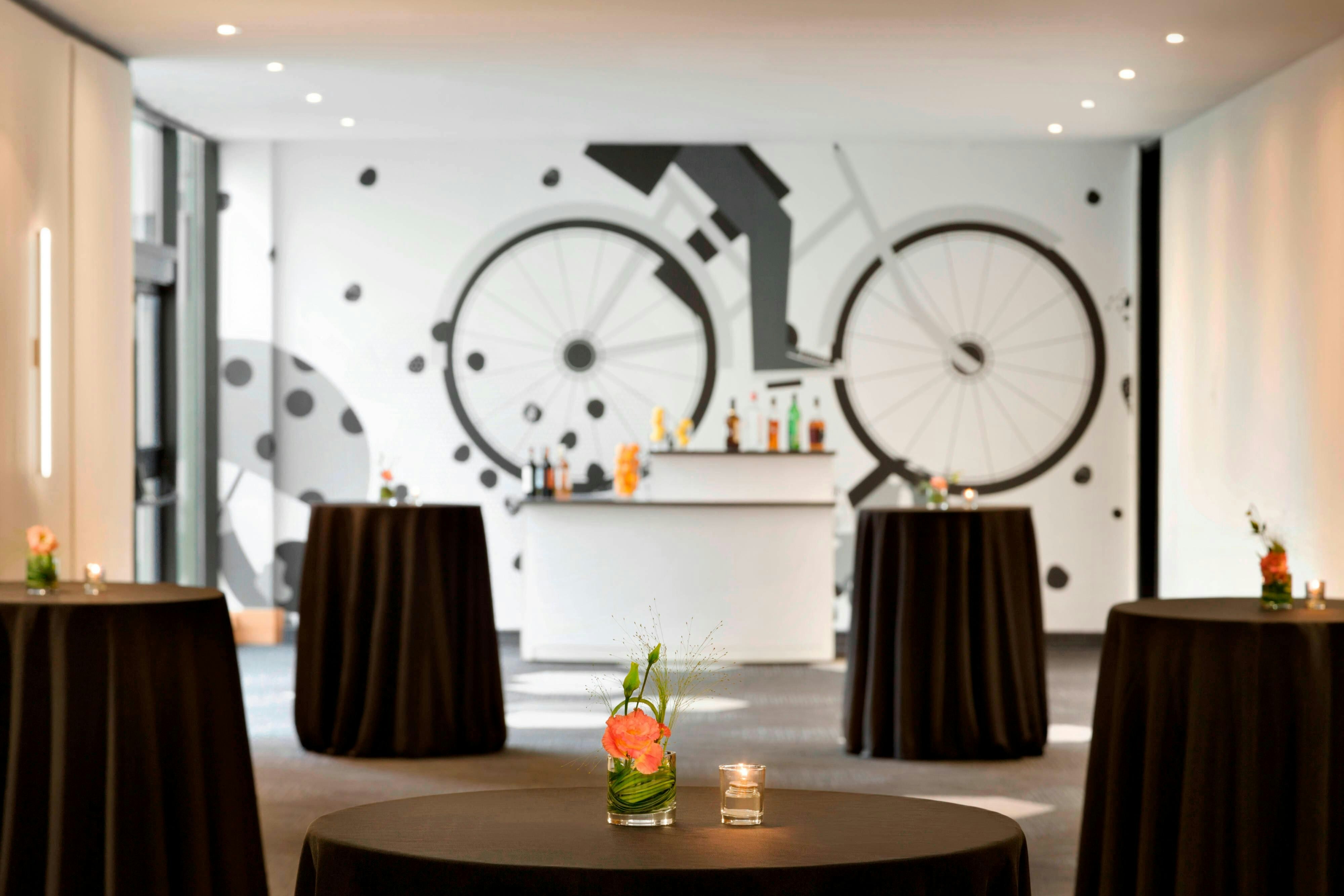 Lobby at Hotel Pur Quebec A Tribute Portfolio Hotel, QUEBEC CITY