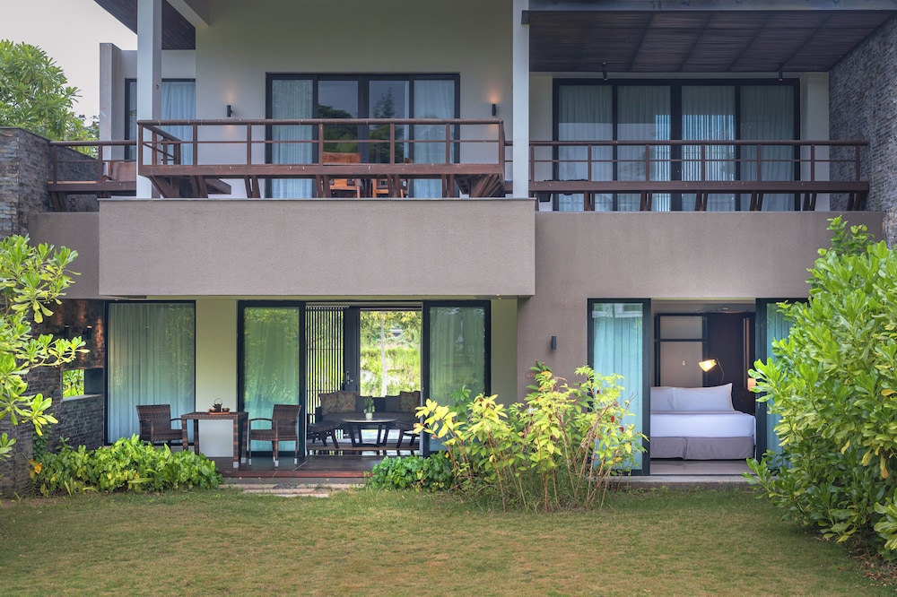 THE RESIDENCE BINTAN 3/73