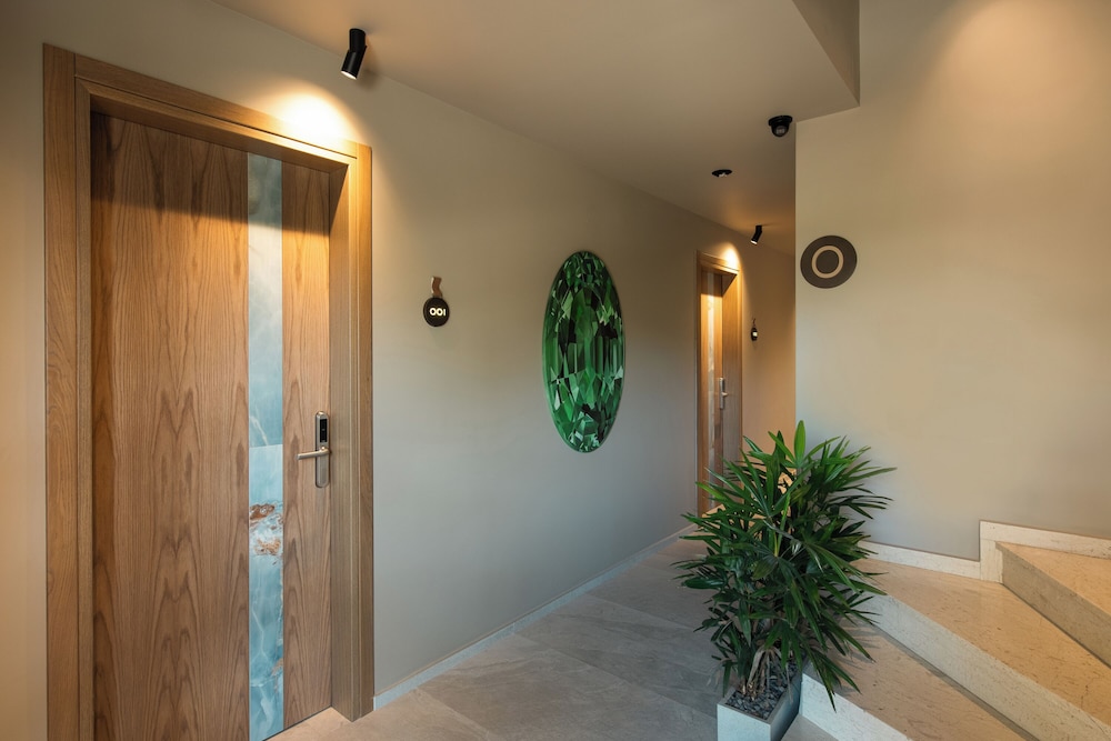 Cosmeen Lifestyle Boutique Stay - Adults Only 35/51