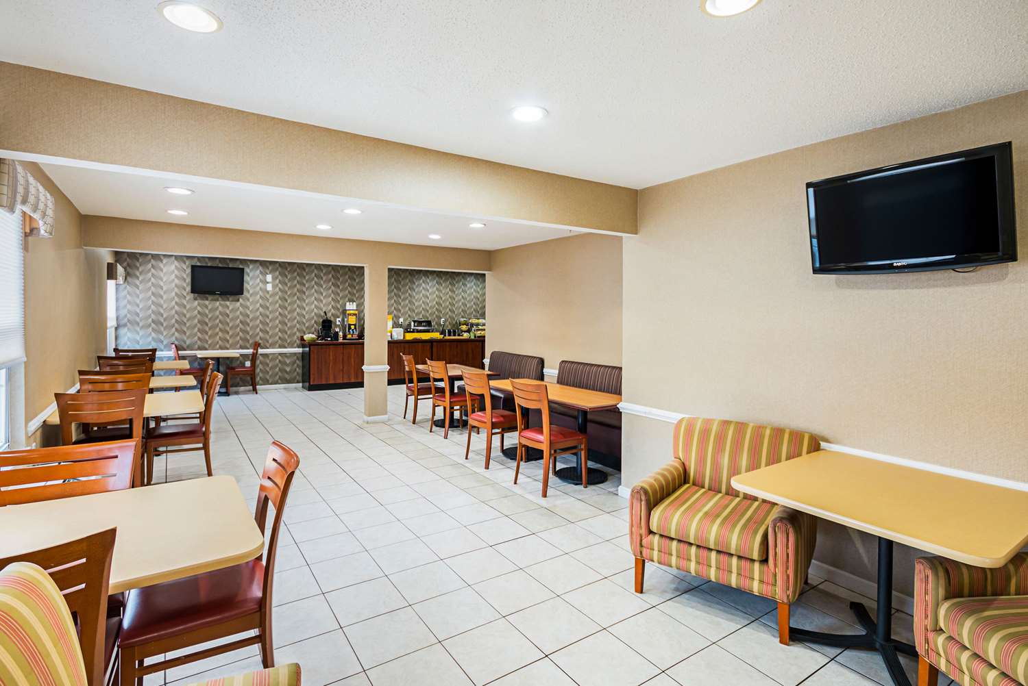 Quality Inn Fairmont 31/33