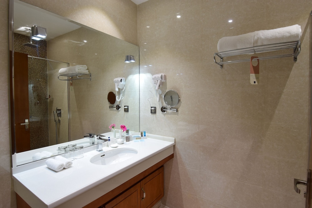 أجنحة نوفوتيل الرياض ديار(Sunday Hotel Al Olaya formerly Novotel Suites Riyadh Centre) 18/75