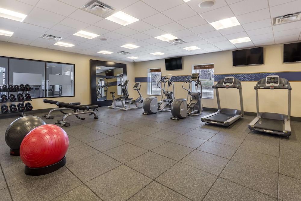 Hampton Inn & Suites Newport-Cincinnati 29/44