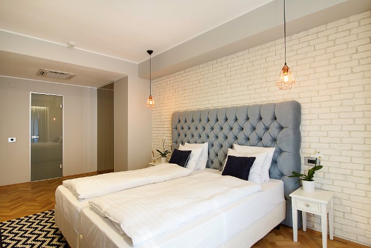 Venis Boutique Residence 11/25