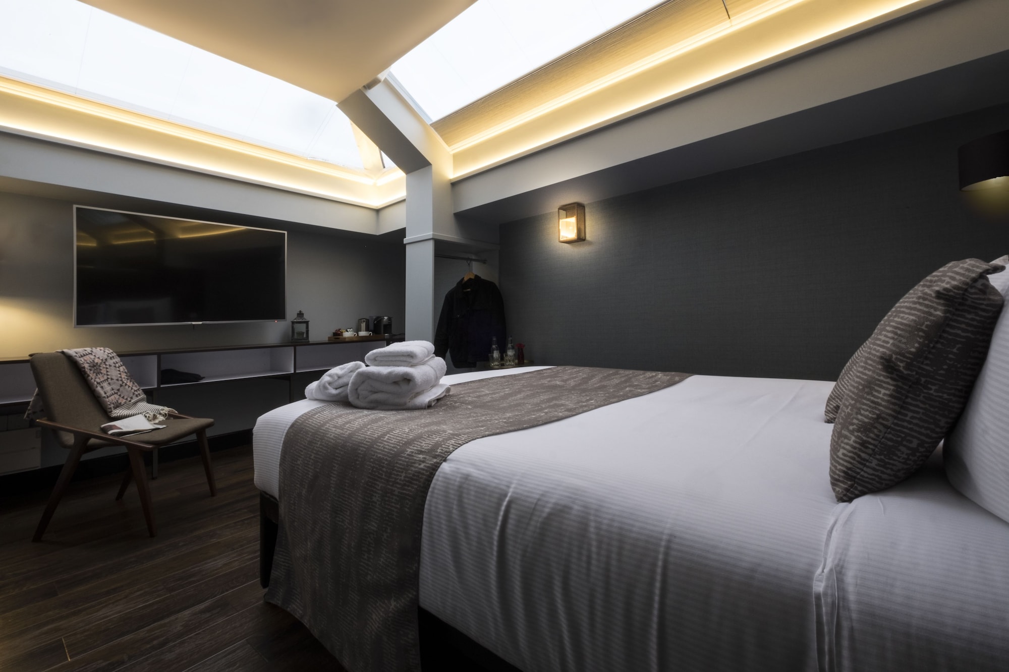 SUPERIOR, DOUBLE BED