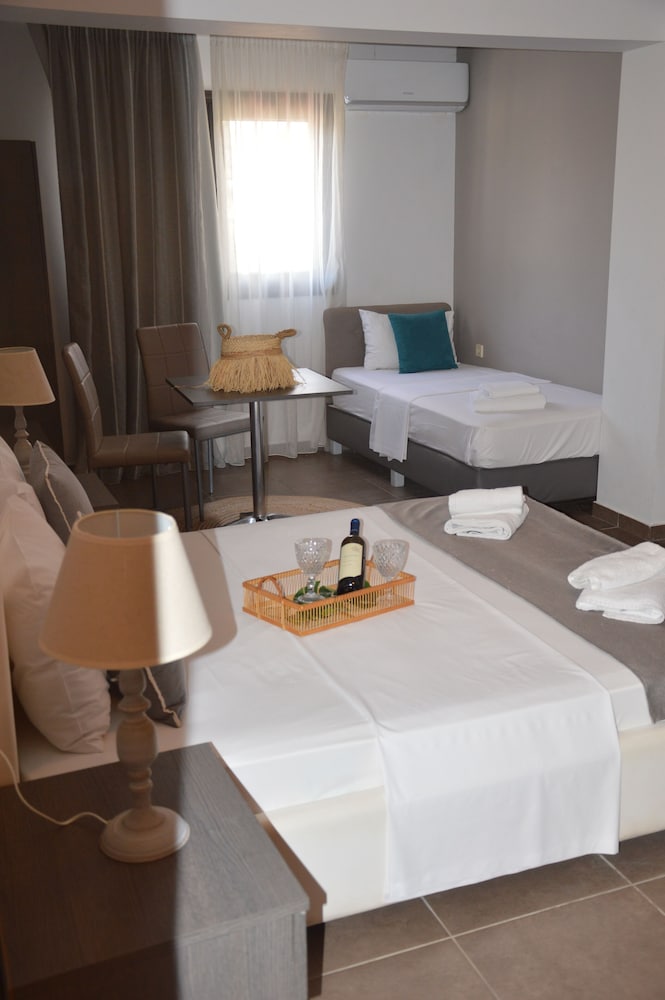 Aqua Mare Sea Side Rooms 13/50