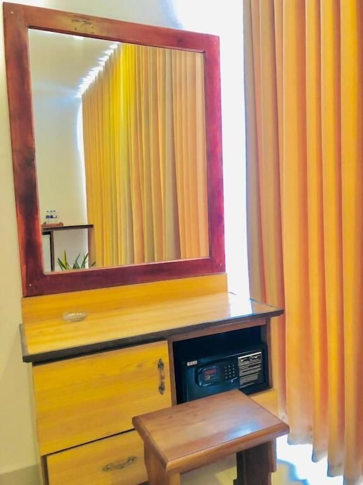 Mirissa Beach Inn 5/50