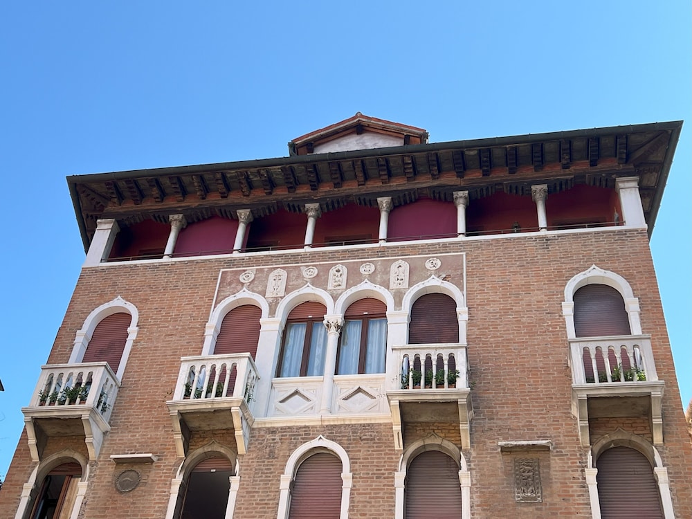 San Luca Hotel 2/55