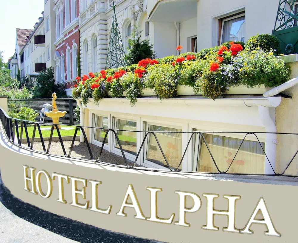Hotel Alpha 1/68
