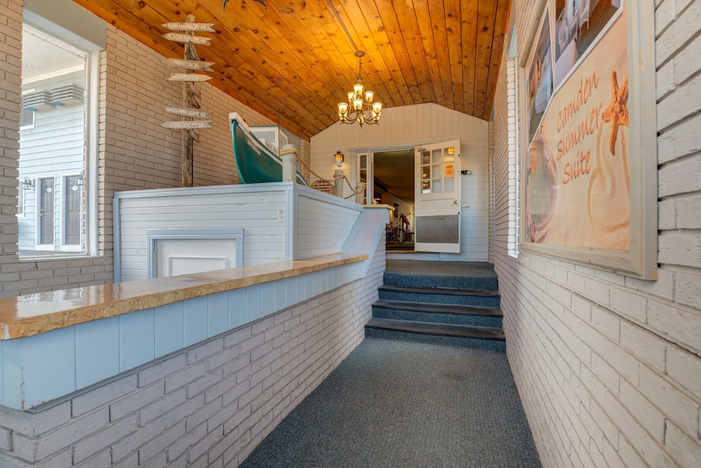 Maine Woods Inn At Vacationland Inns 2/19