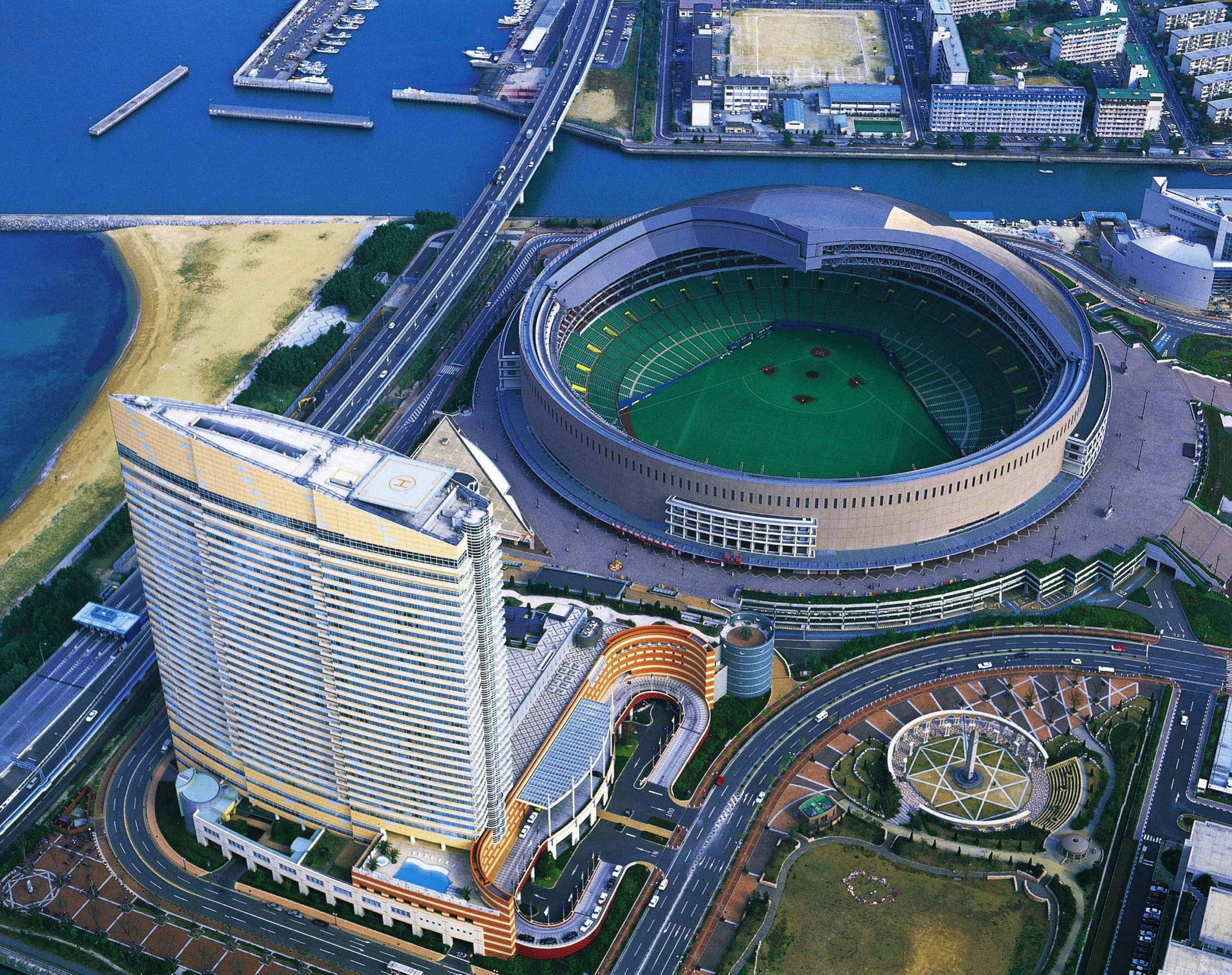 Hilton Fukuoka Sea Hawk 83/84