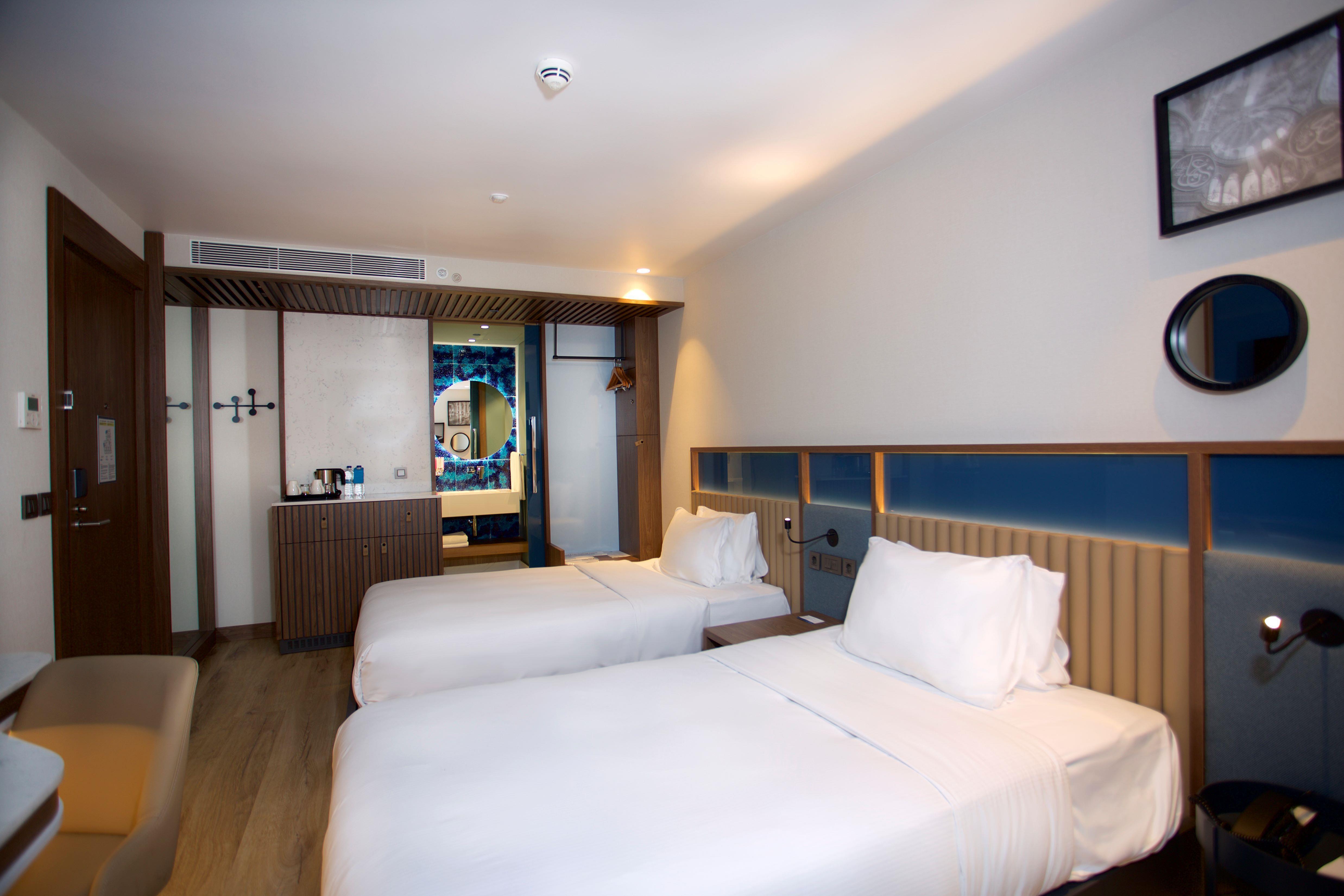 Standard, Twin Beds