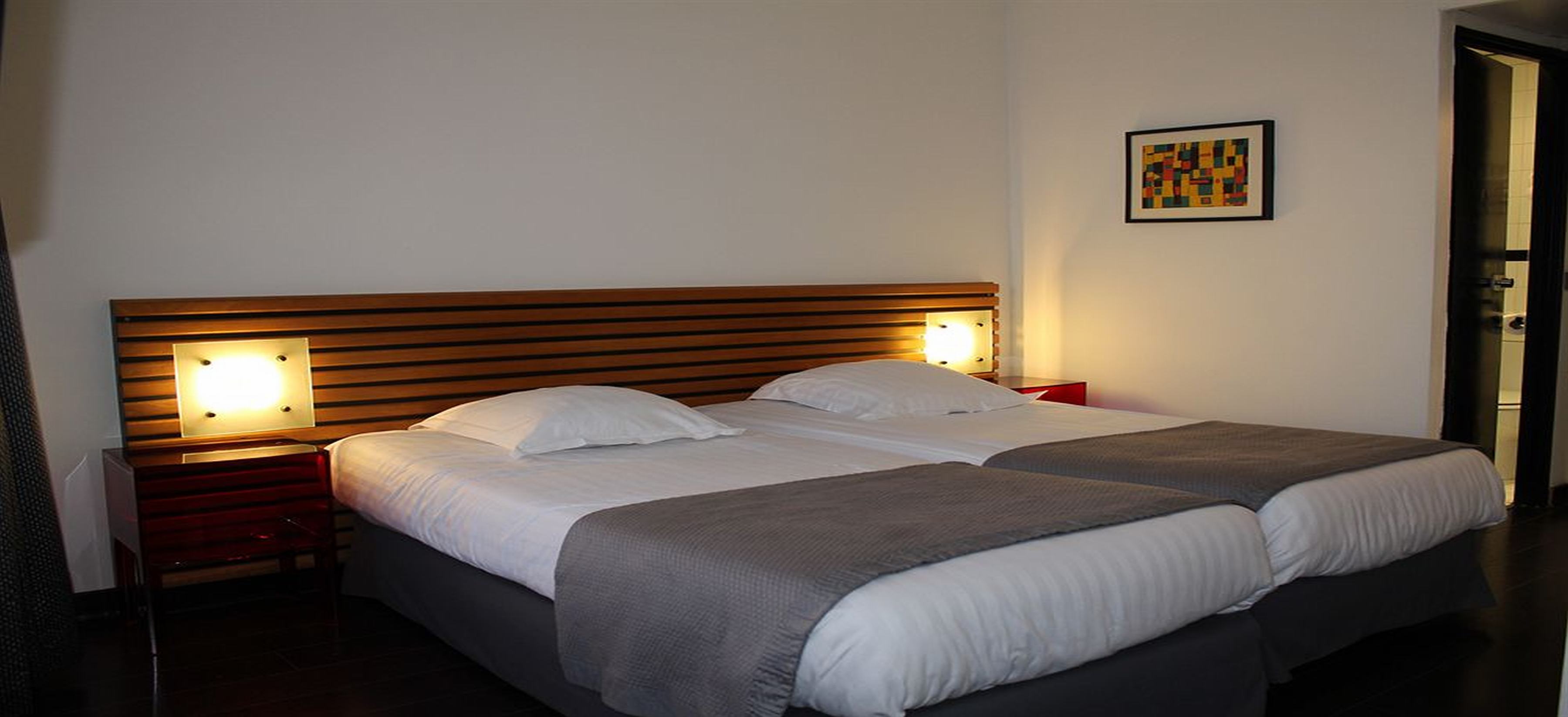 POP, TWIN BEDS