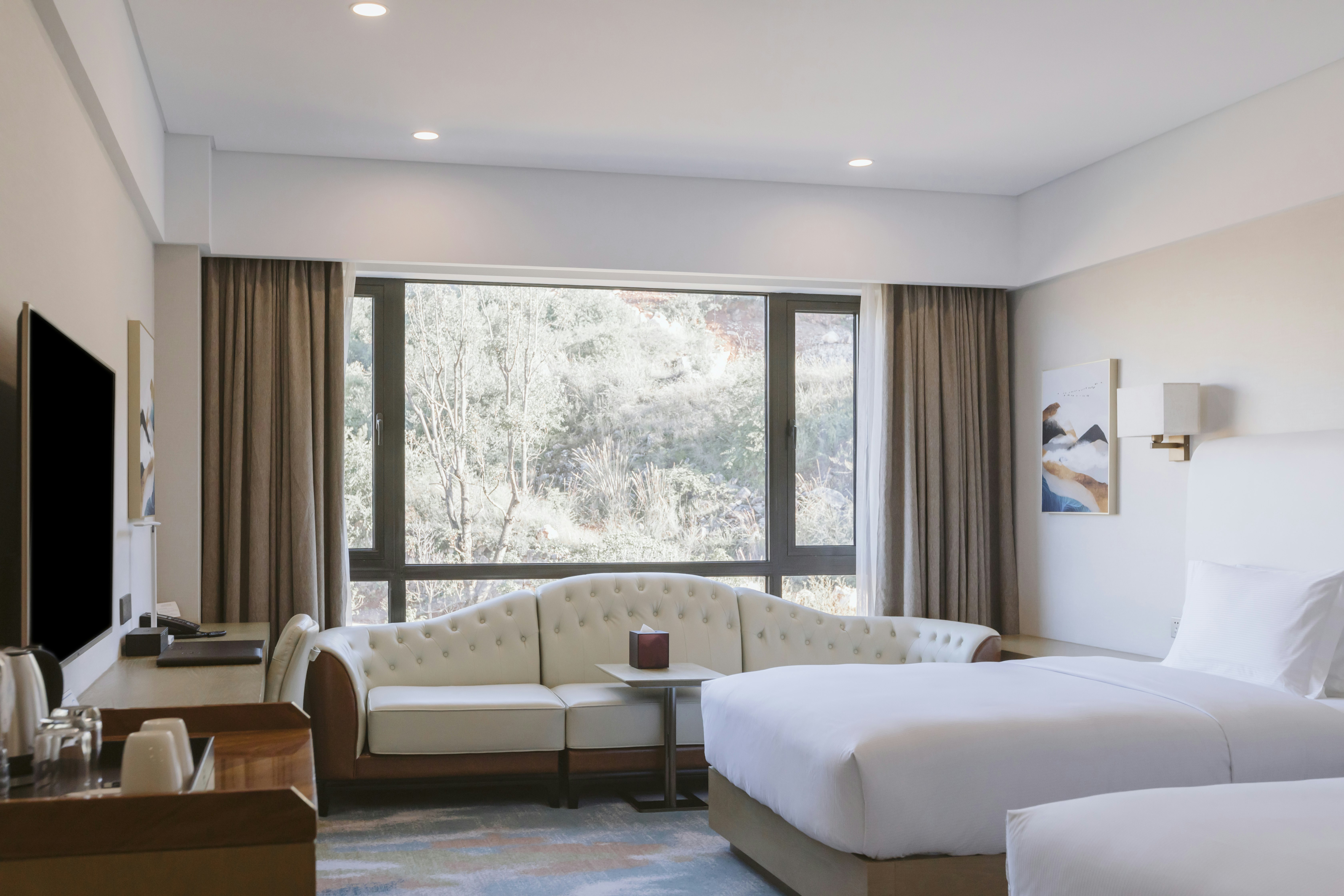 DELUXE, TWIN BEDS