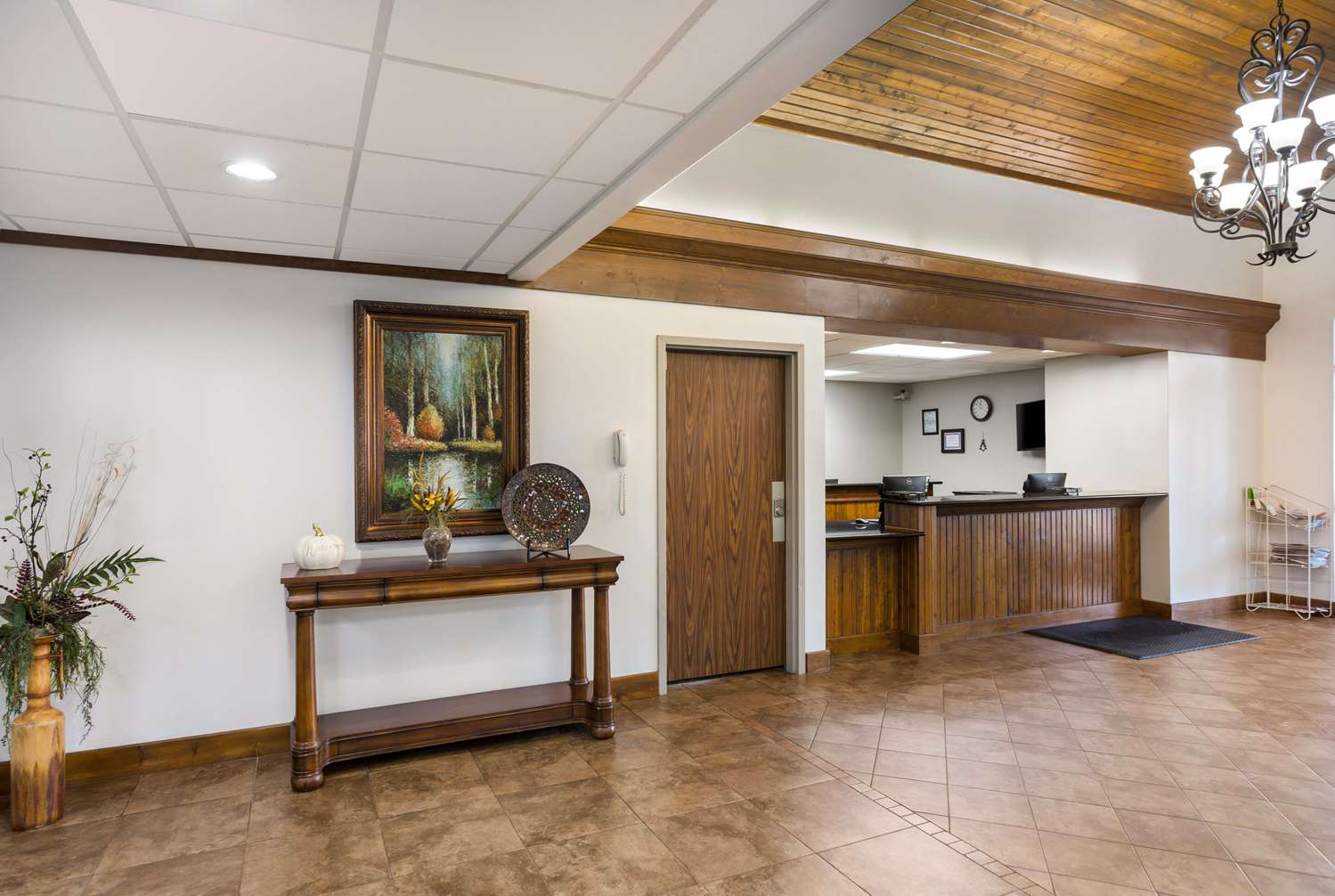 Quality Inn & Suites Monterey I-40 5/21