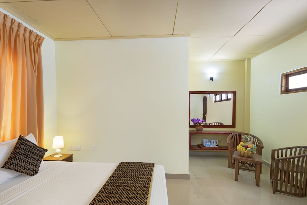 Palm Beach Inn Sea Shells Cabanas 15/50