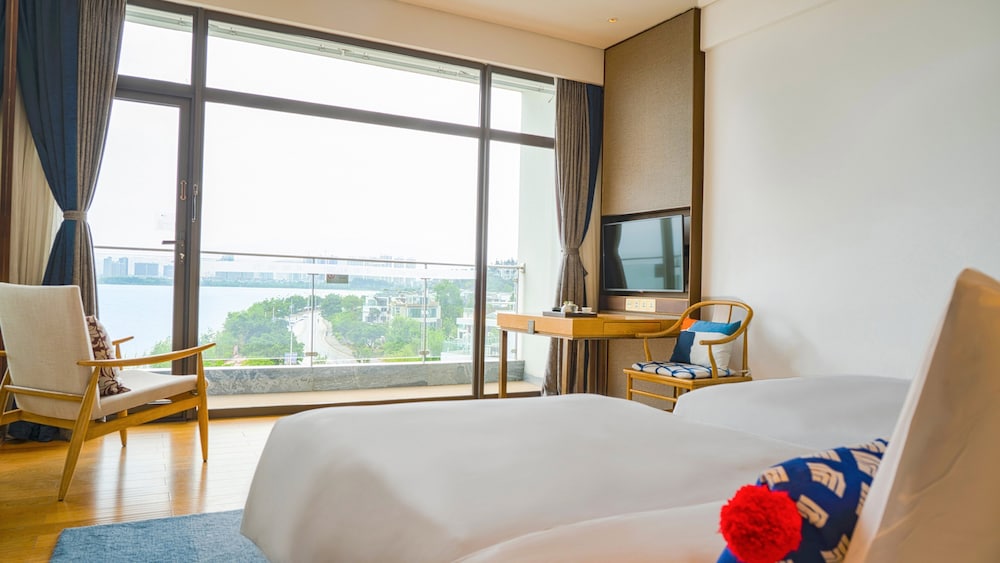 HOTEL INDIGO DALI ERHAI 24/83
