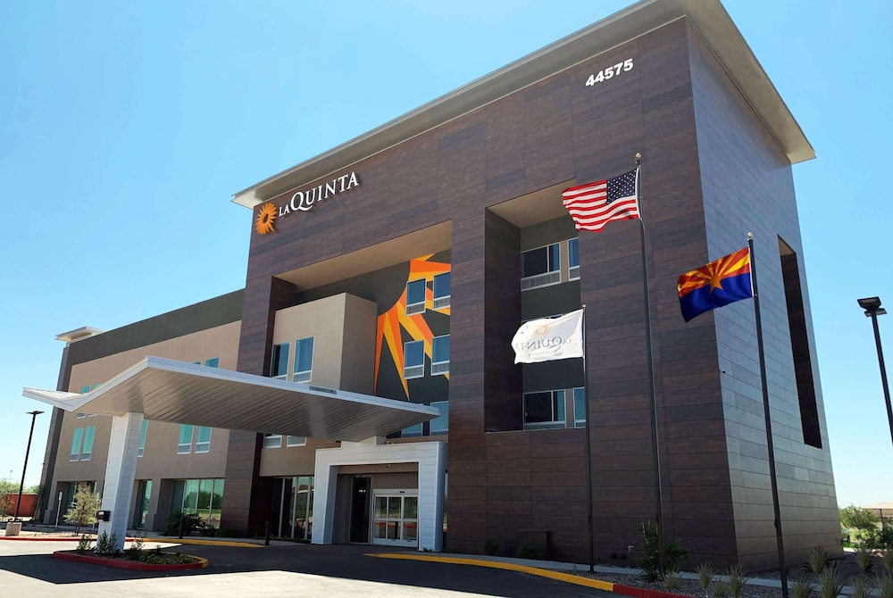 La Quinta Inn and Suites by Wyndham Maricopa Copper Sky 3/30