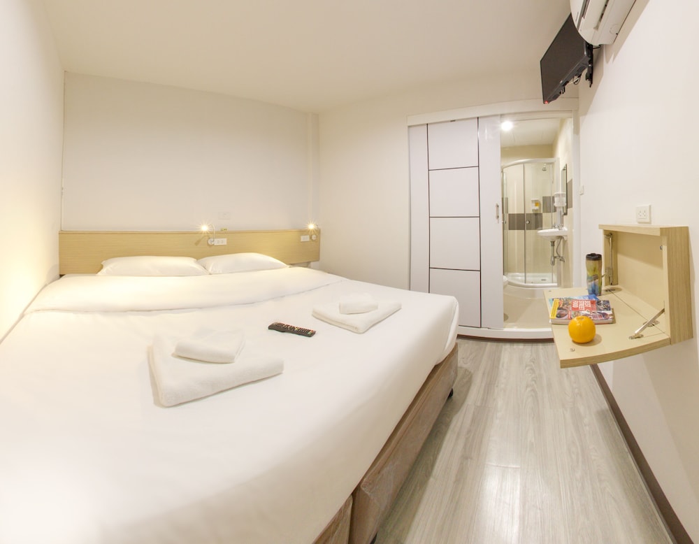 ECONOMY, TWIN BEDS, KING BED, NO WINDOW