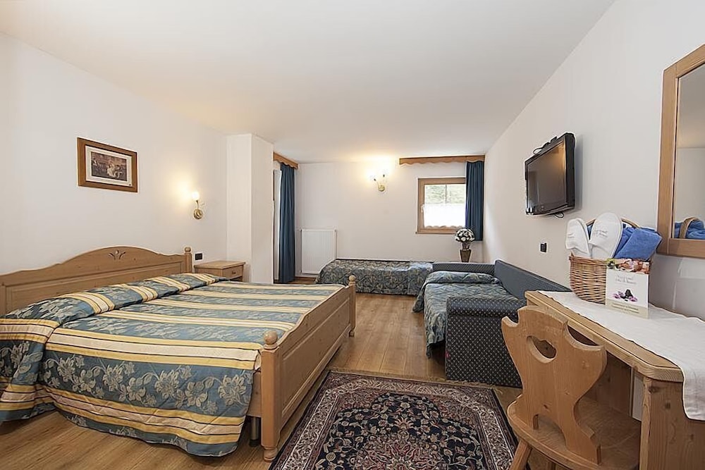 Standard, Quadruple, Double and Twin Beds, Balcony