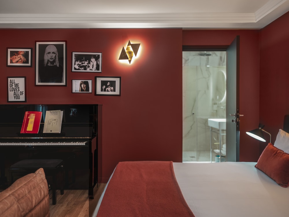 Hotel Seven 52/77