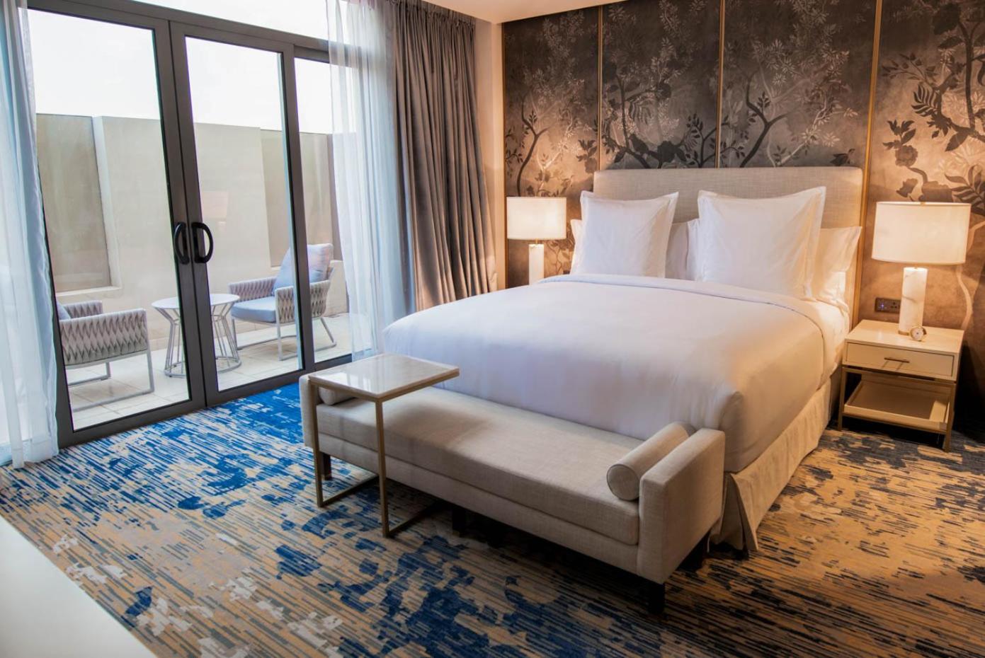 SUPERIOR, KING BED