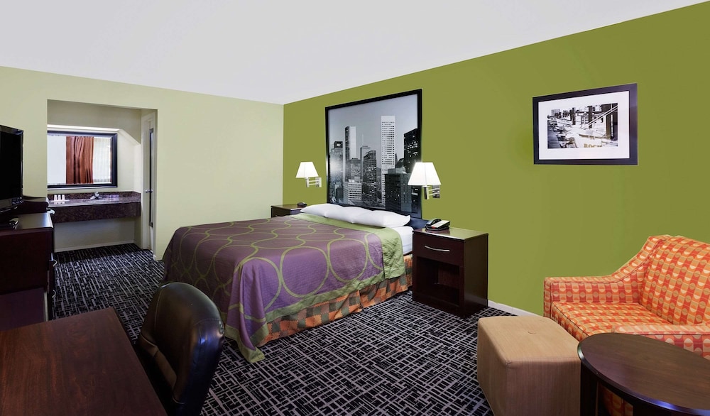 ROOM, KING BED