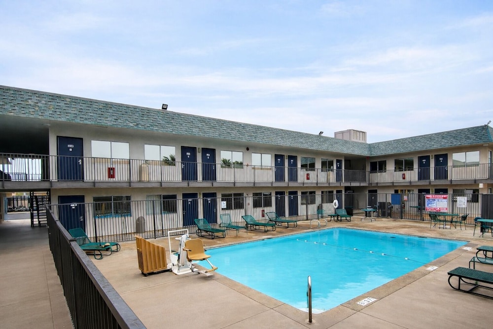 Motel6 Blythe, CA 61/65