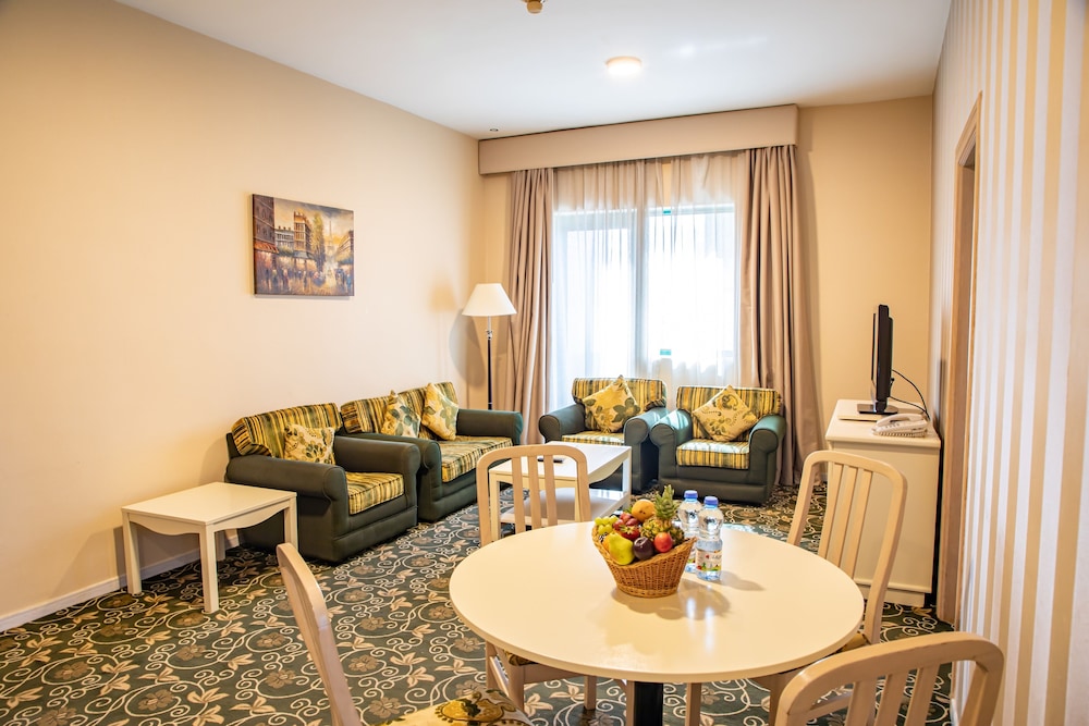 Wescott Pearl Hotel Apartments L.L.C 21/32