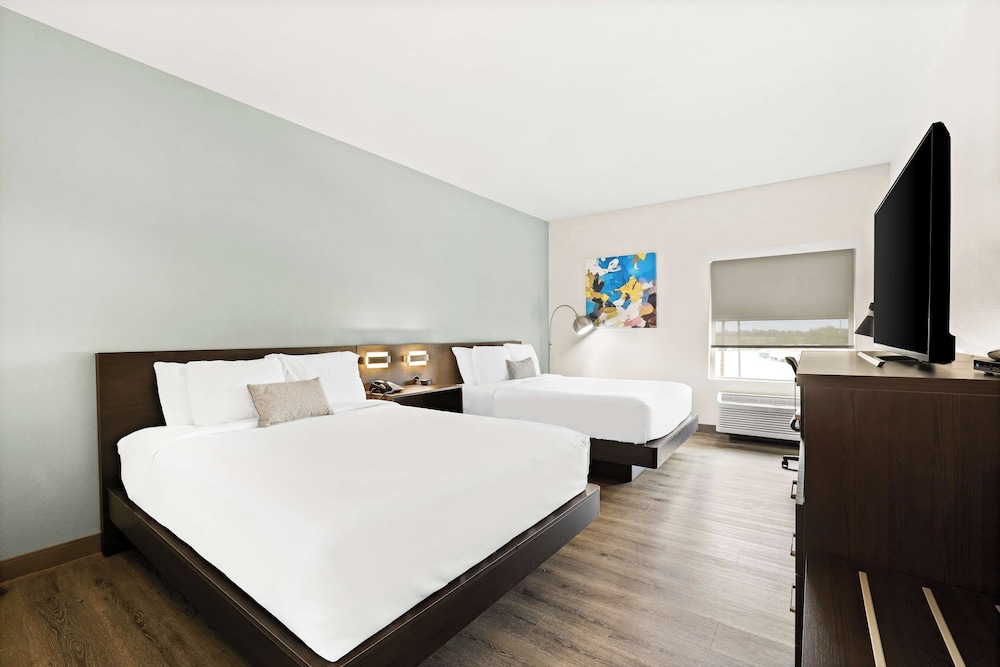 Standard, 2 Queen Beds