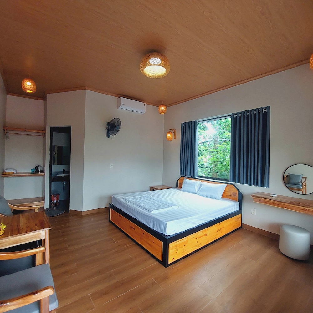 Ninh Binh Mountain Side Homestay & Cafe 17/67