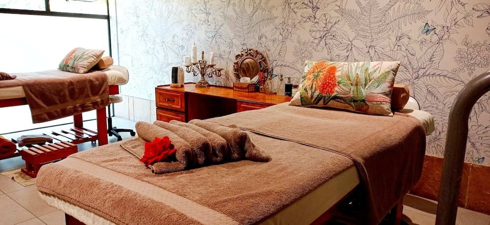 Sparkling Waters Hotel & Spa 23/50