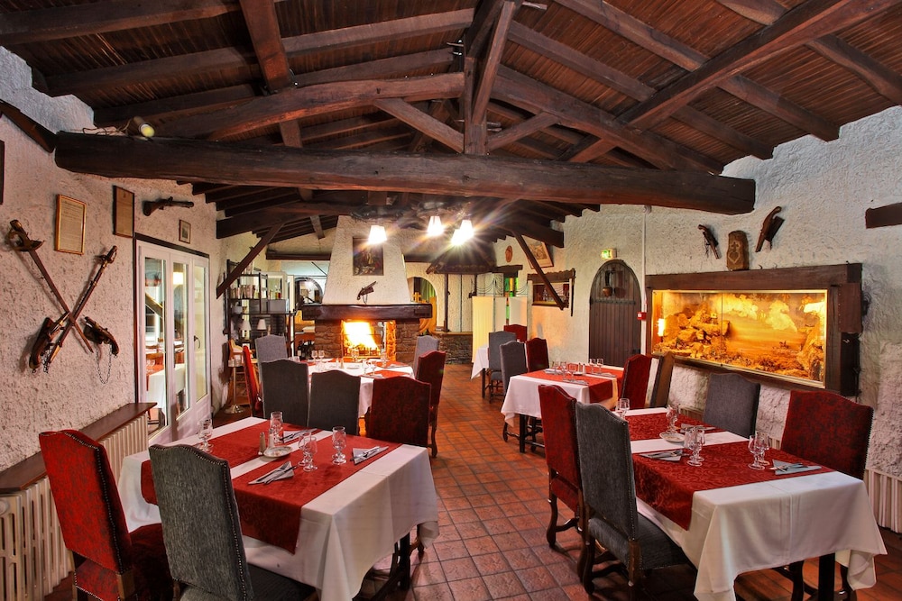 HOTEL LA CHAUMIERE 36/56