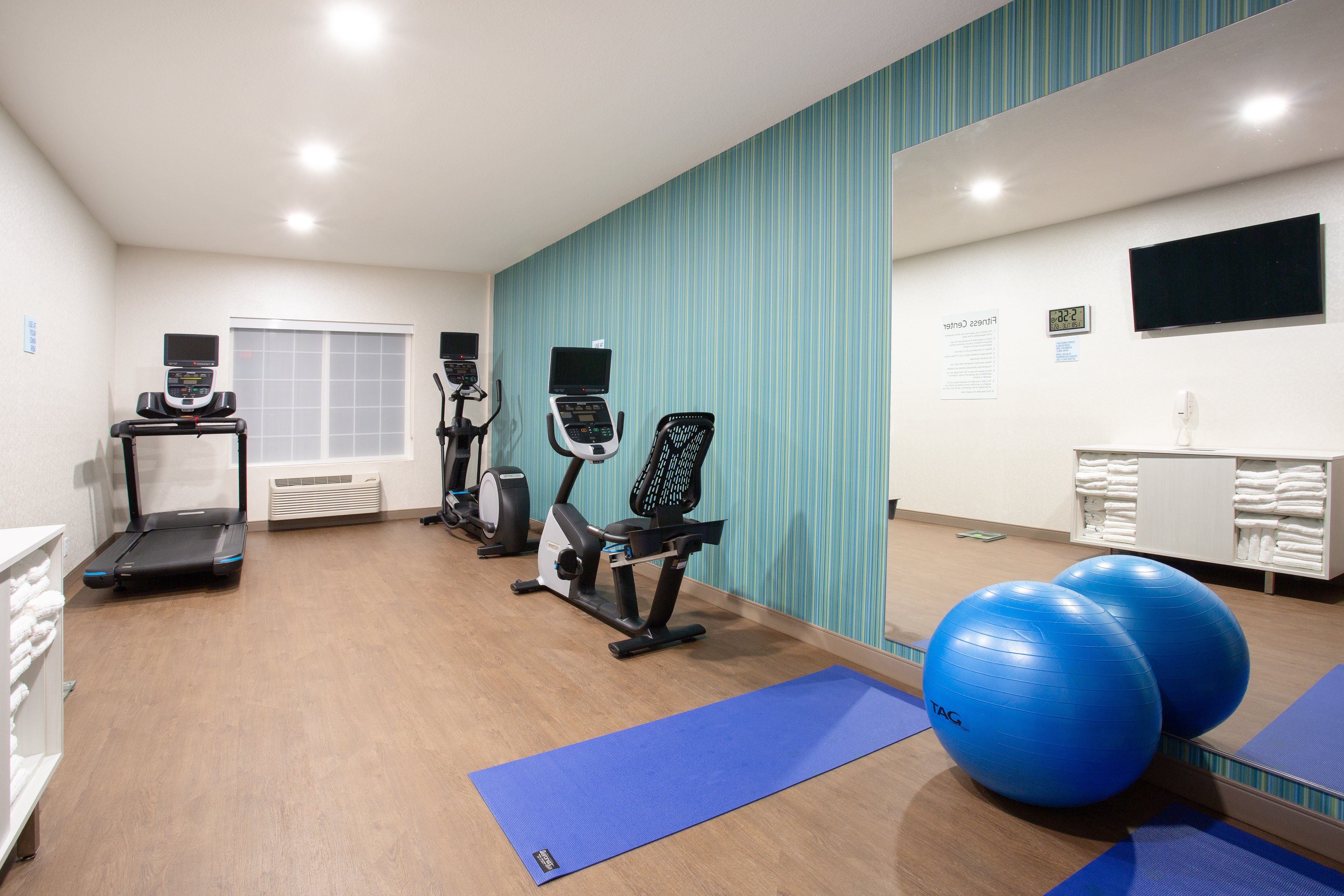 Holiday Inn Express And Suites Lincoln City 17/27