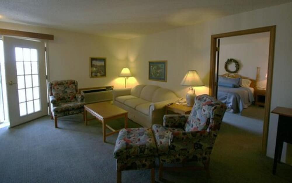 Best Western Dodgeville Inn & Suites 25/38
