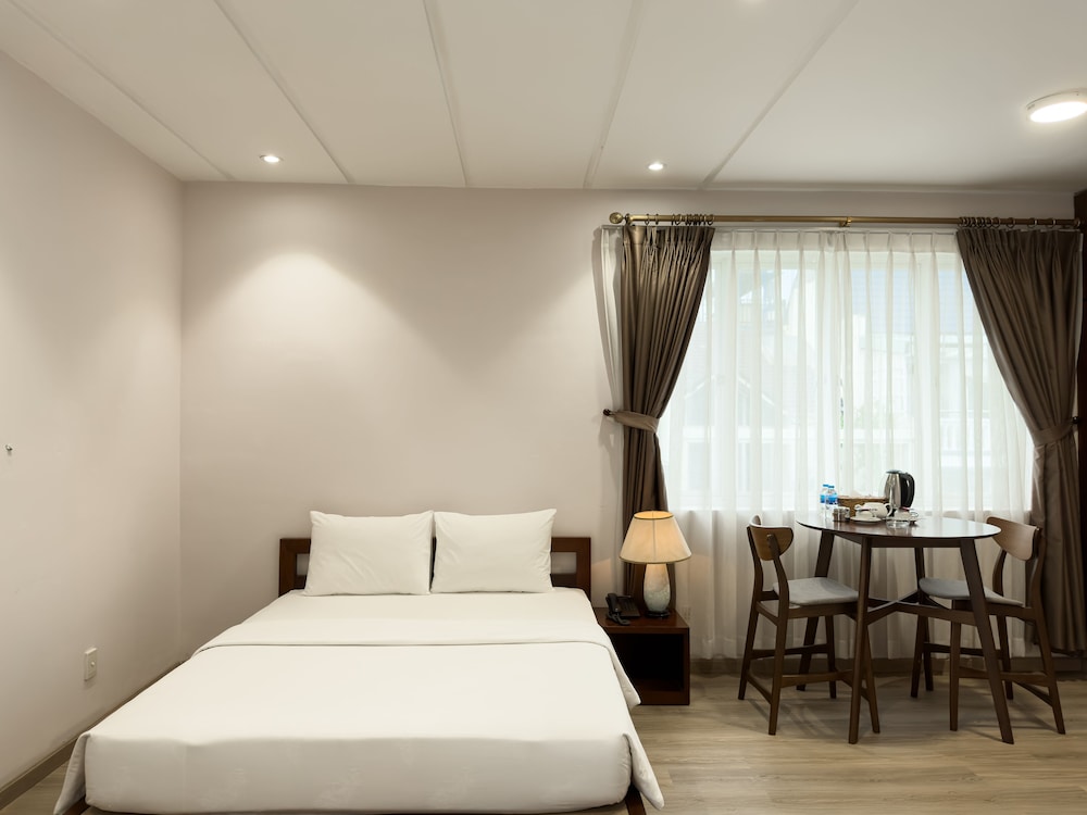 Hoang Yen Hotel 24/48
