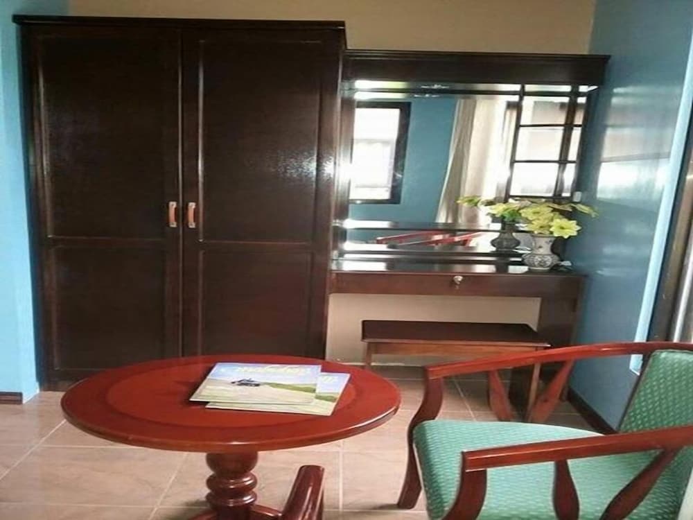 Ucoy Beach Resort 9/38