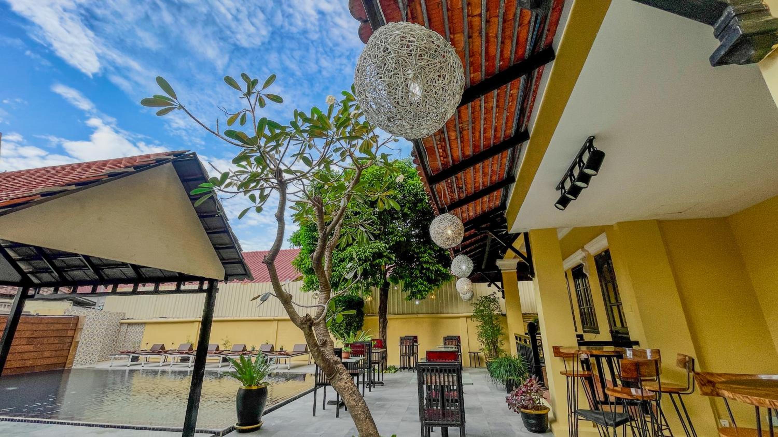 Amiral Hotel 3/38