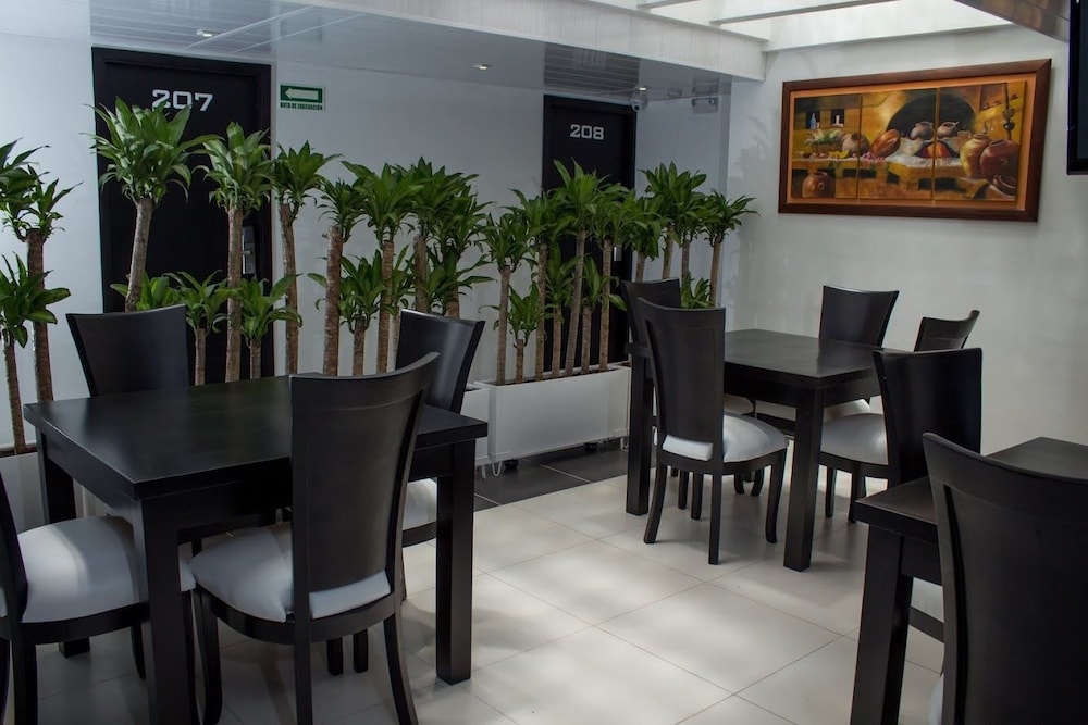 Hotel Metropolitano 37/44
