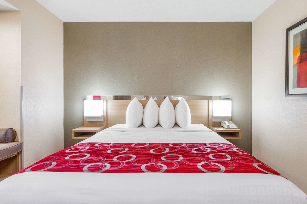 Microtel Inn & Suites By Wyndham Charleston Wv 8/37