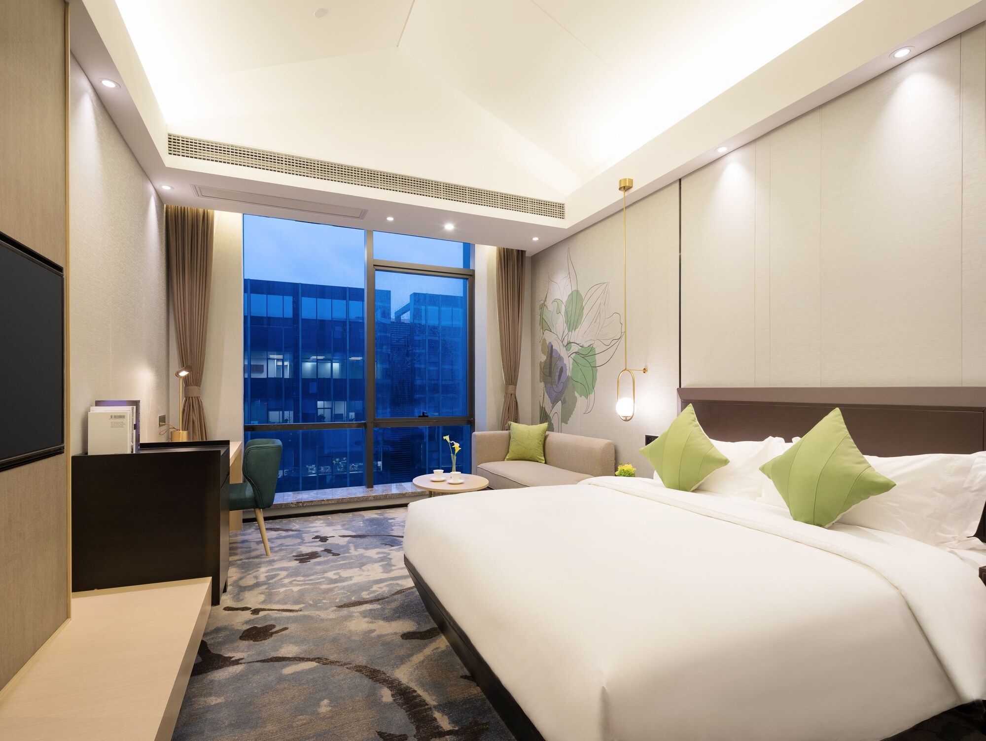 EXECUTIVE, QUEEN BED