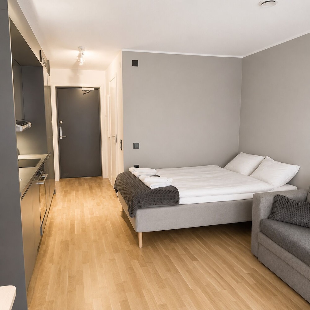 HOOM Home & Hotel Sollentuna 7/23