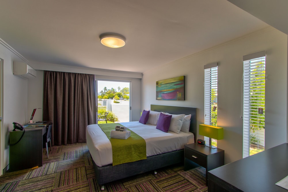 Mackay Oceanside Central Hotel 22/51