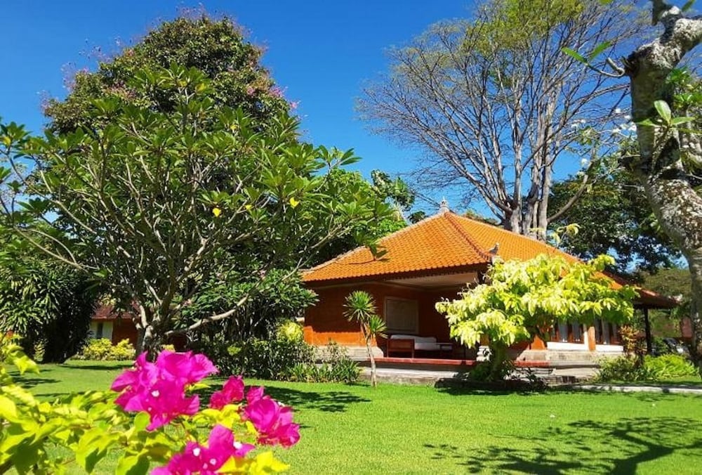 Bali Beach Hotel 45/50