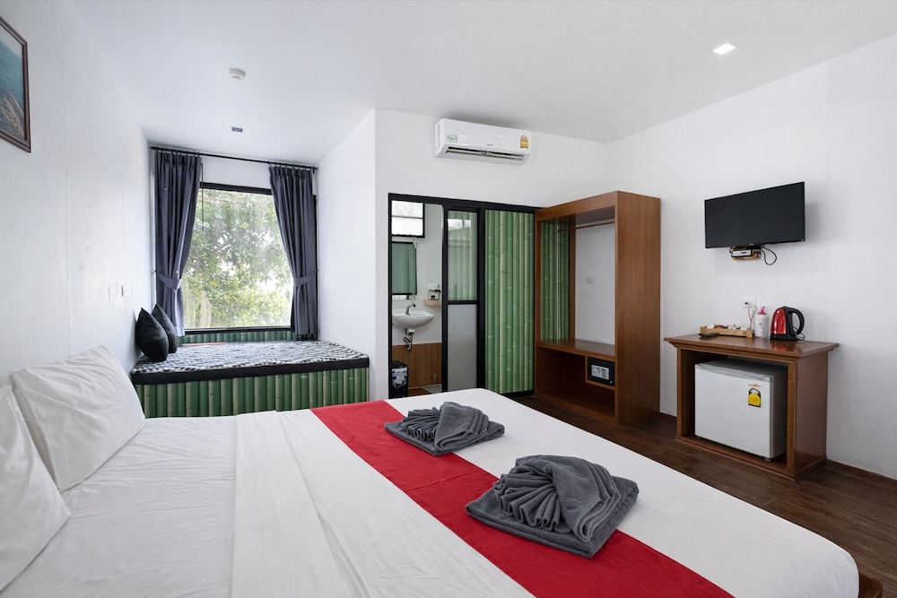 Phi Phi Chang Grand Resort 18/71